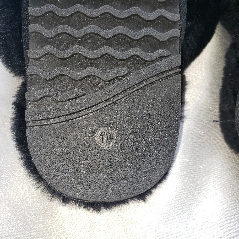 PATRICIA GREEN Mt. Hood Shearling Crisscross Slippers - Picture 6 of 7